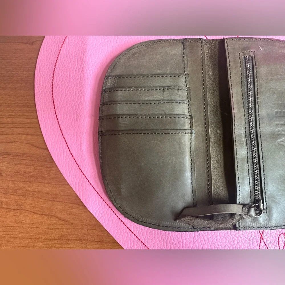 Able leather wallet